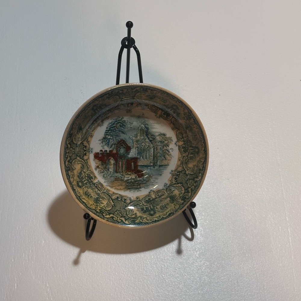 Vintage Petrus Regout plate